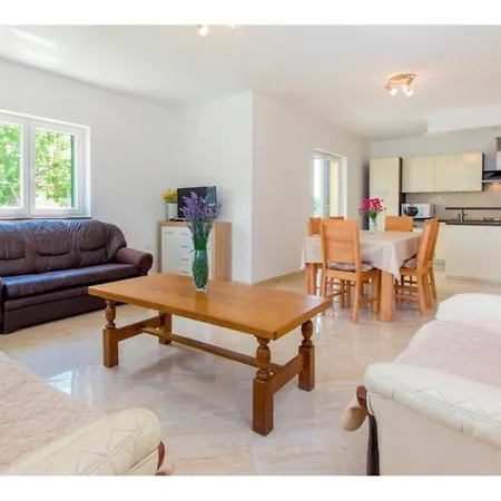 Four Bedroom With The Pool