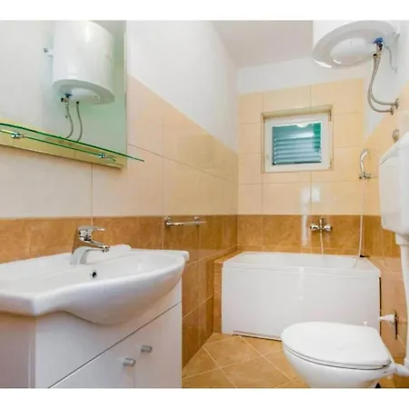 Four Bedroom With The Pool Dom wakacyjny *