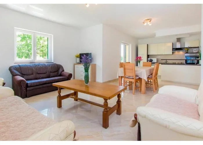 Four Bedroom With The Pool